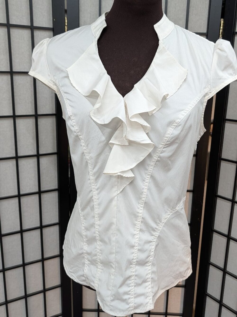 Express Design Studio White Ruffle Front Blouse Medium Cap Sleeve Career Top